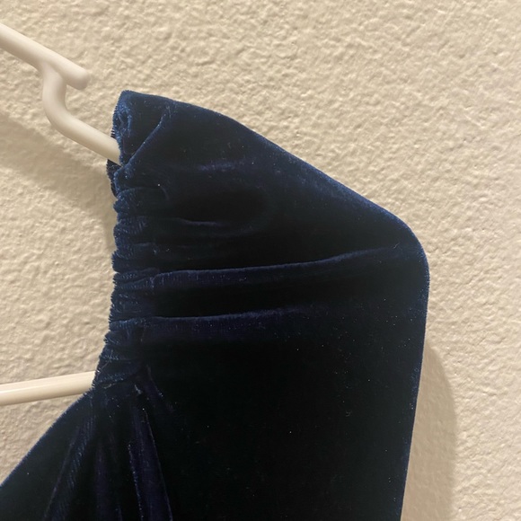 NWOT Revolve’s MINKPINK midnight blue velvet ruched dress XS - Picture 6 of 11